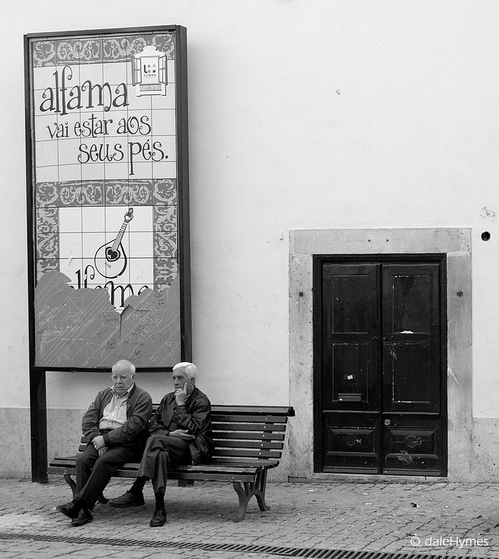 Dois Homens Com Alfama